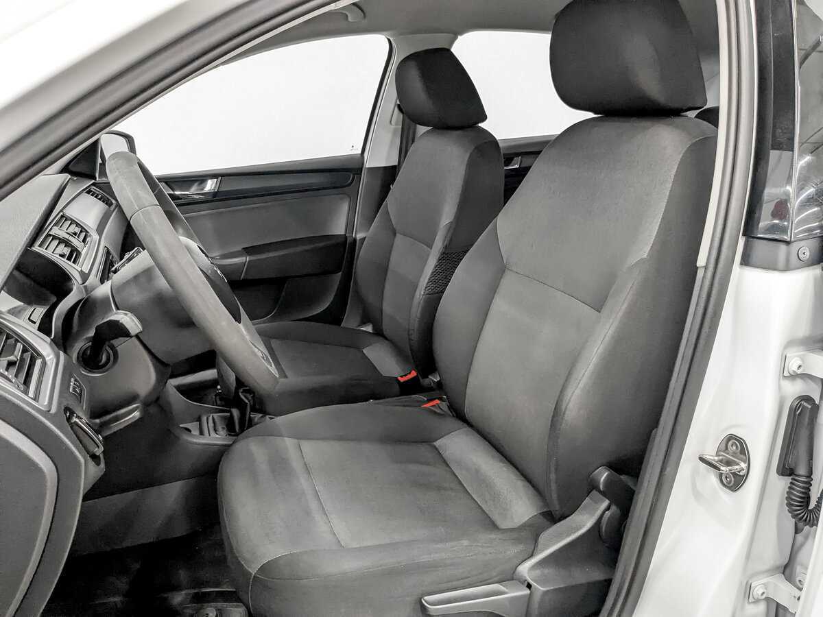 Б/У Шкода Рапид 2017 года. Фото: #19