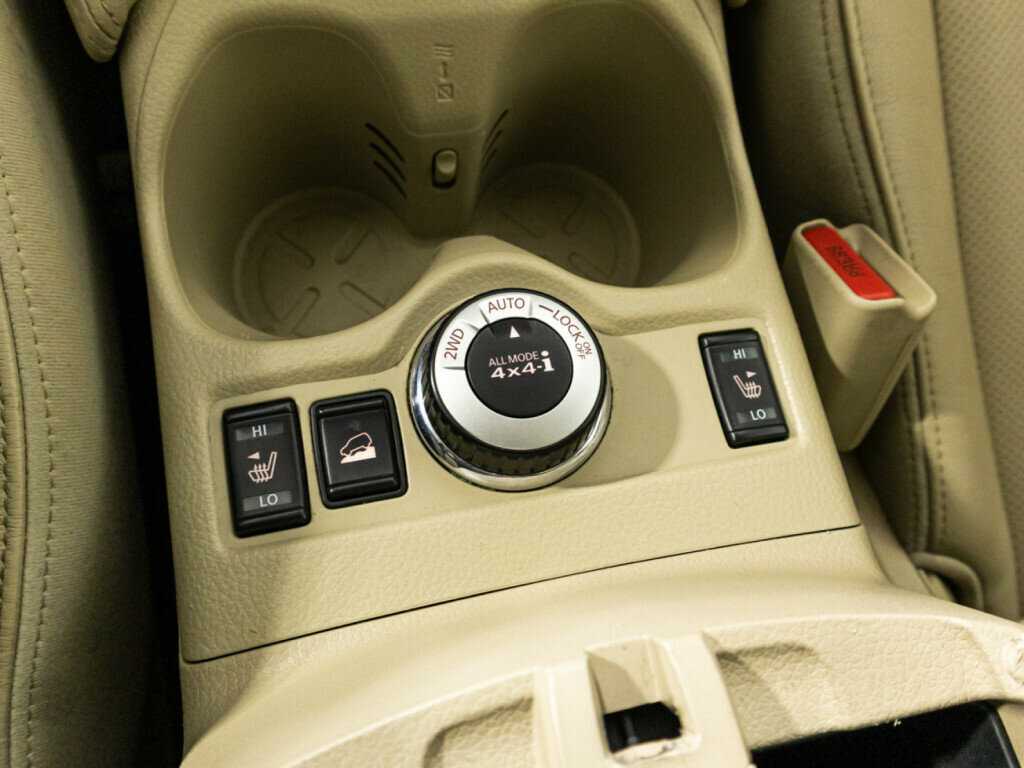 Б/У Ниссан Икс-Трейл 2016 года. Фото: #17