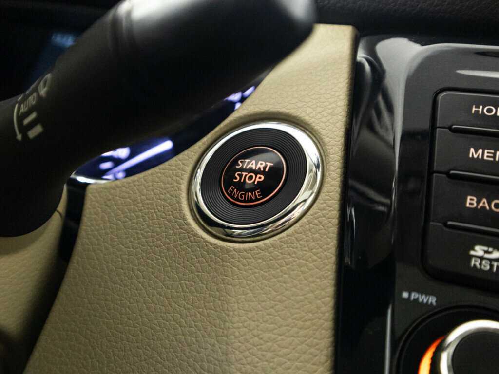 Б/У Ниссан Икс-Трейл 2016 года. Фото: #18