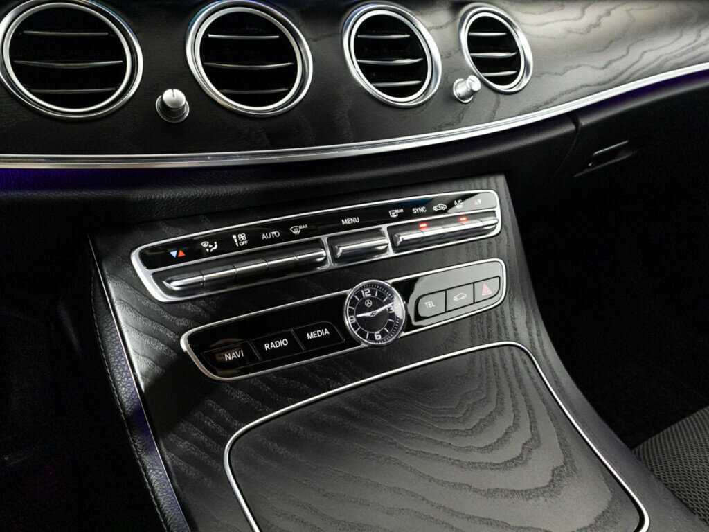 Mercedes-Benz E-Класс 2017 года с пробегом. Фото: #17