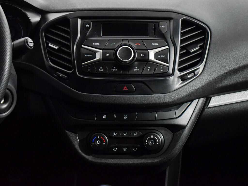 Lada (ВАЗ) Vesta 2017 года с пробегом. Фото: #14