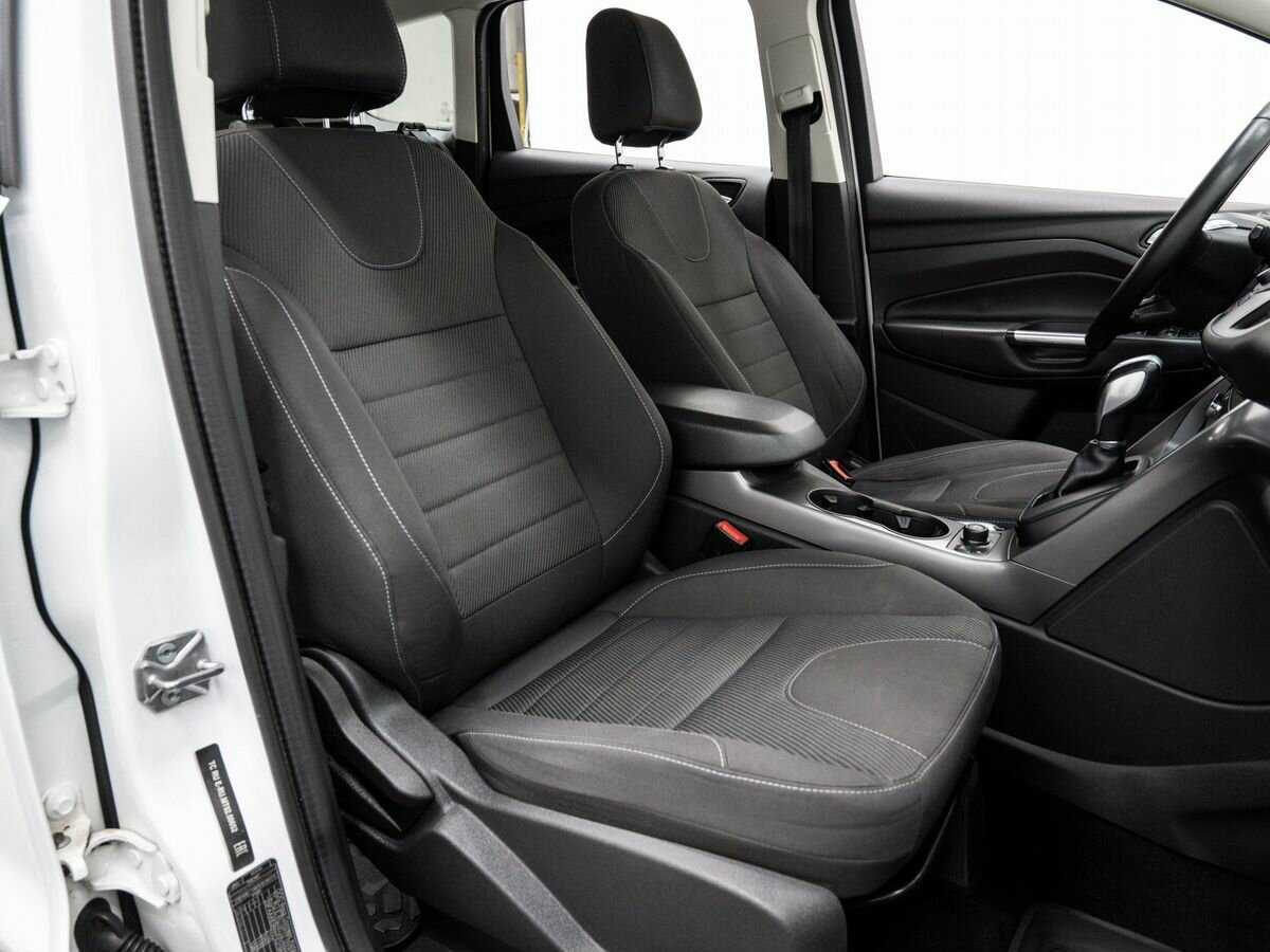 Б/У Форд Куга 2015 года. Фото: #7