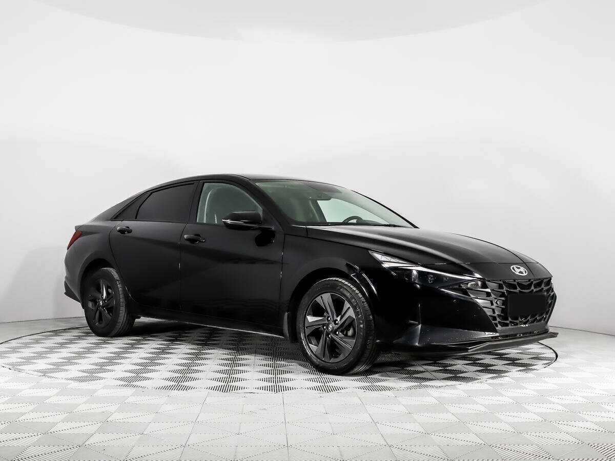 Hyundai Elantra 2021 года с пробегом. Фото: #2