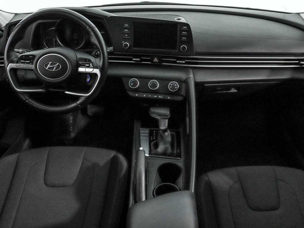 Hyundai Elantra 2021 года с пробегом. Фото: #11