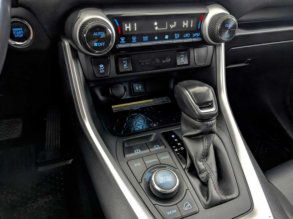 Toyota RAV4 2019 года с пробегом. Фото: #20