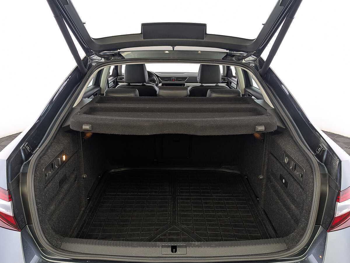 Б/У Шкода Суперб 2018 года. Фото: #9