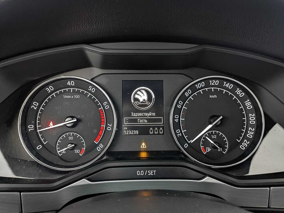 Б/У Шкода Суперб 2018 года. Фото: #13