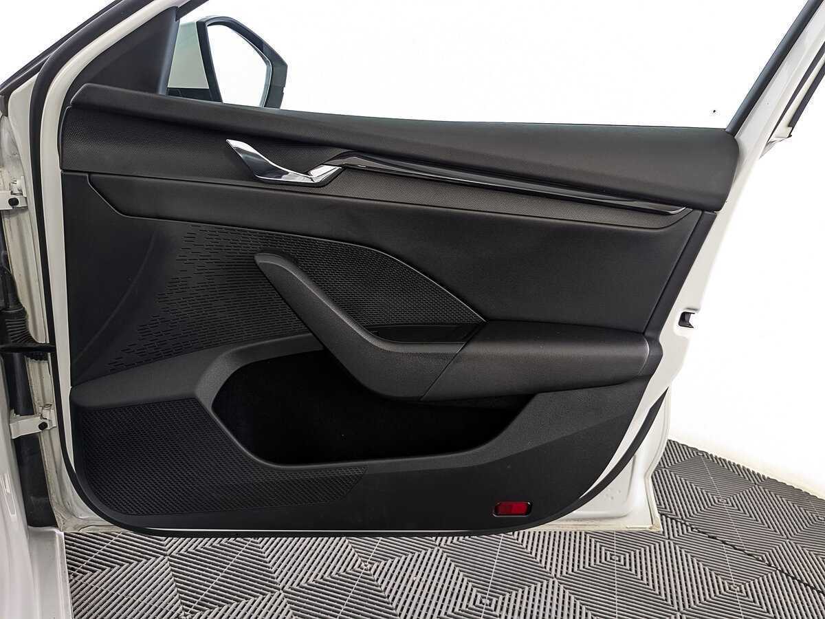 Б/У Шкода Октавия 2021 года. Фото: #23