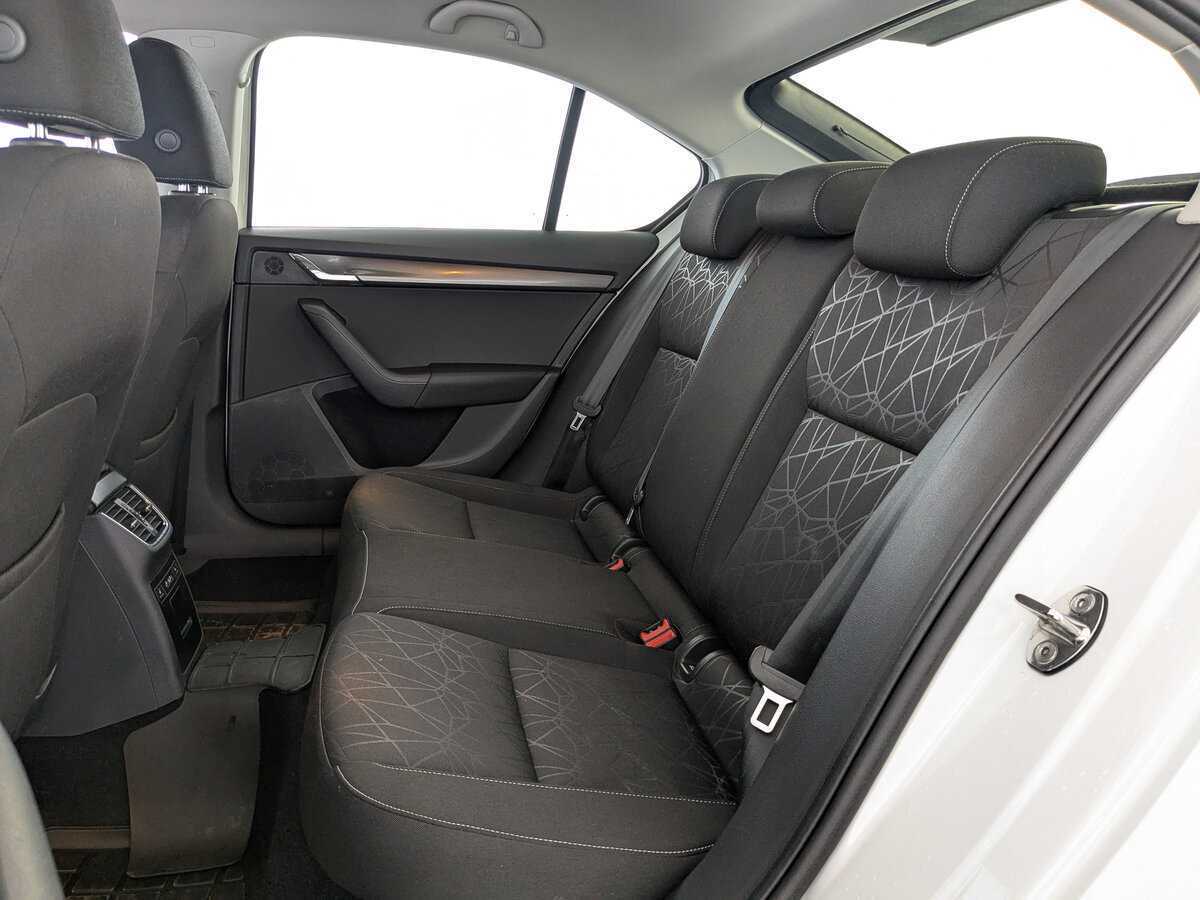 Б/У Шкода Октавия 2020 года. Фото: #17