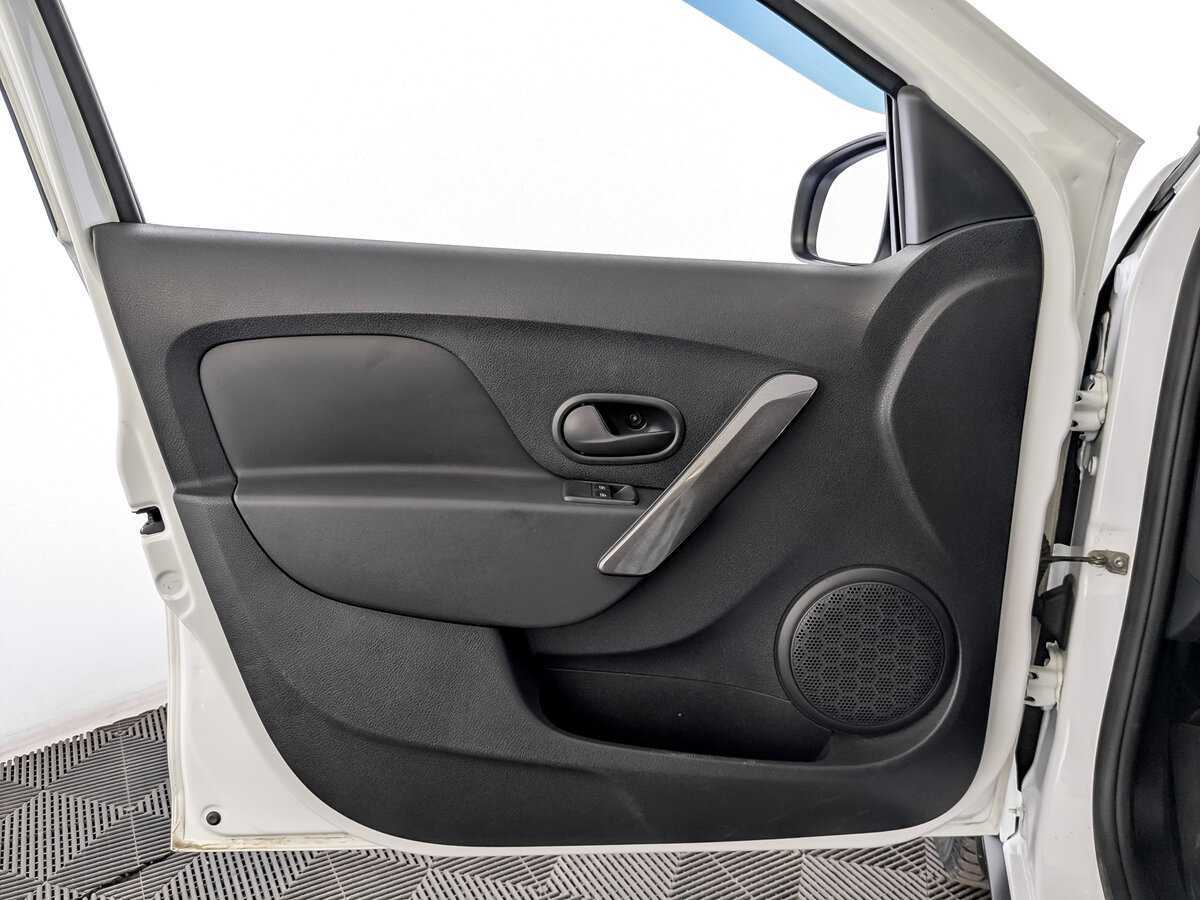 Б/У Рено Сандеро 2018 года. Фото: #18