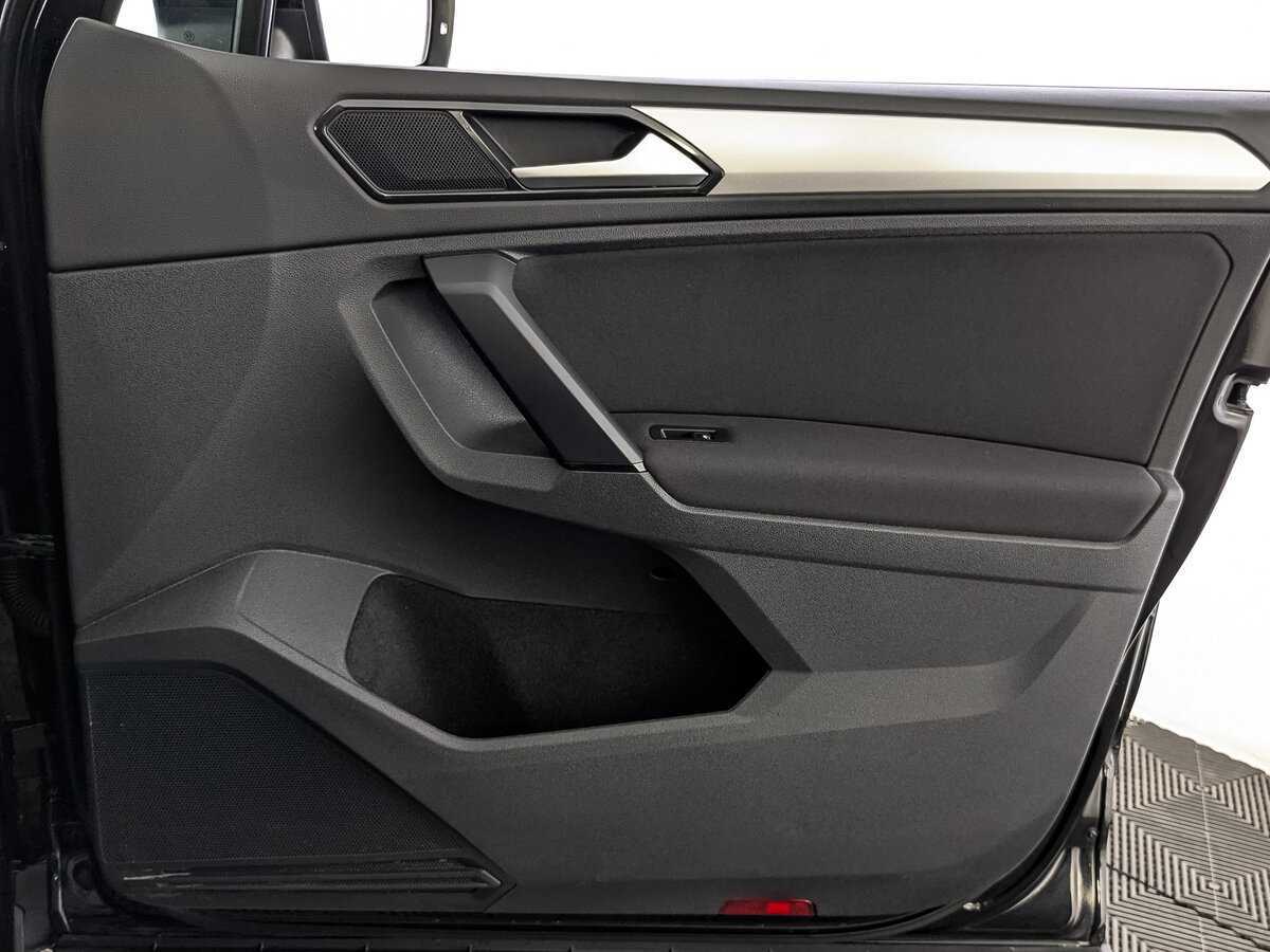 Б/У Фольксваген Тигуан 2018 года. Фото: #22