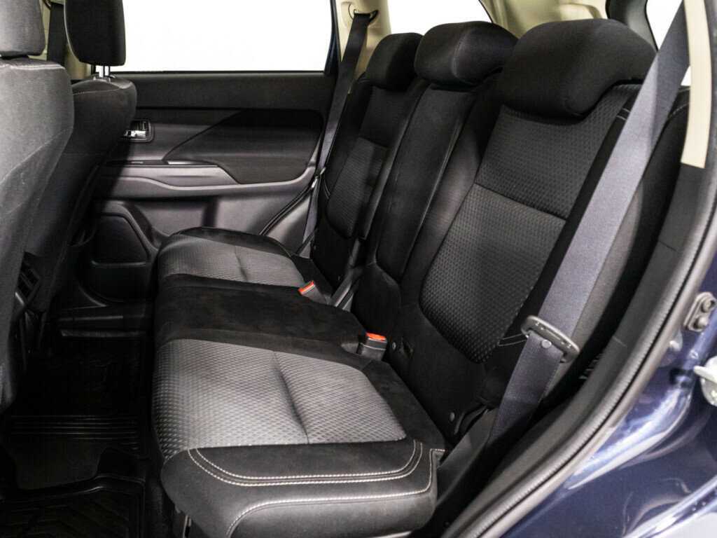 Б/У Митсубиши Оутлэндер 2018 года. Фото: #9