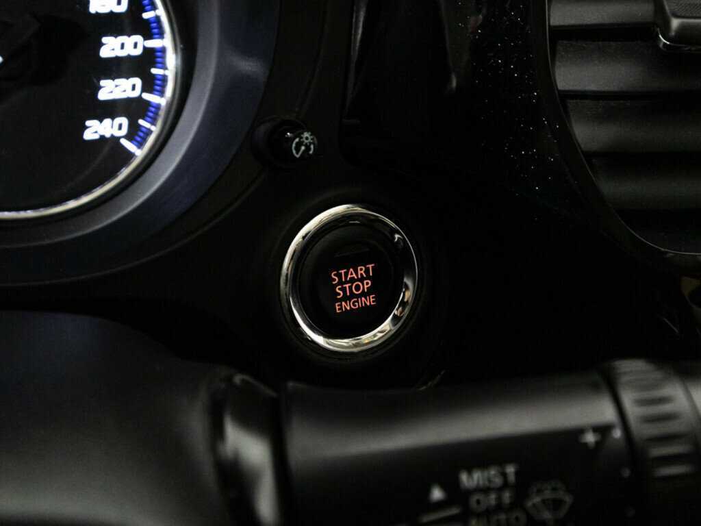 Б/У Митсубиши Оутлэндер 2018 года. Фото: #16