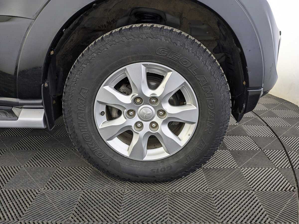 Б/У Митсубиши Паджеро 2013 года. Фото: #11