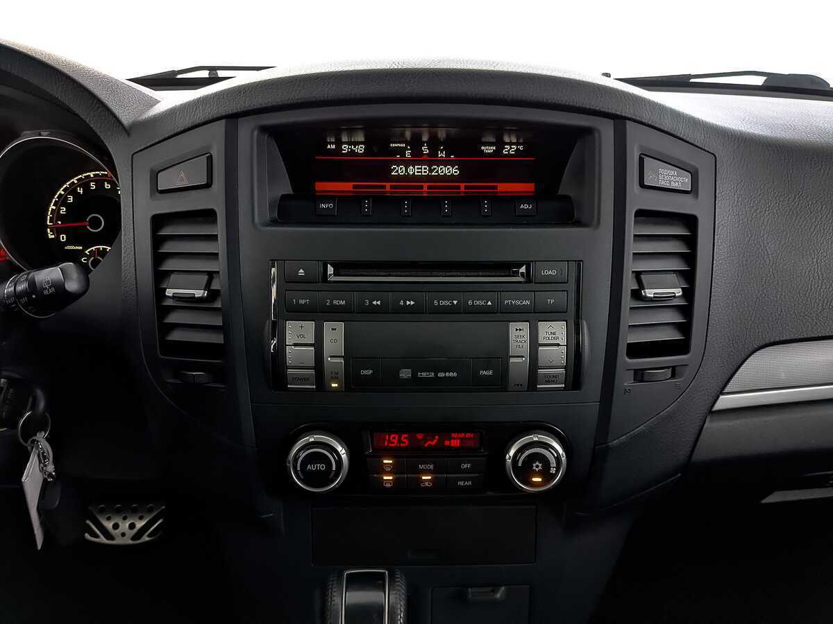 Б/У Митсубиши Паджеро 2013 года. Фото: #16