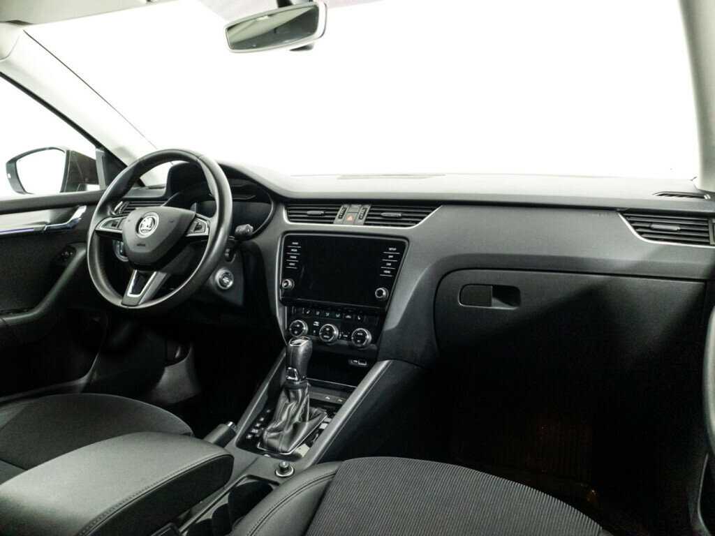 Б/У Шкода Октавия 2019 года. Фото: #8