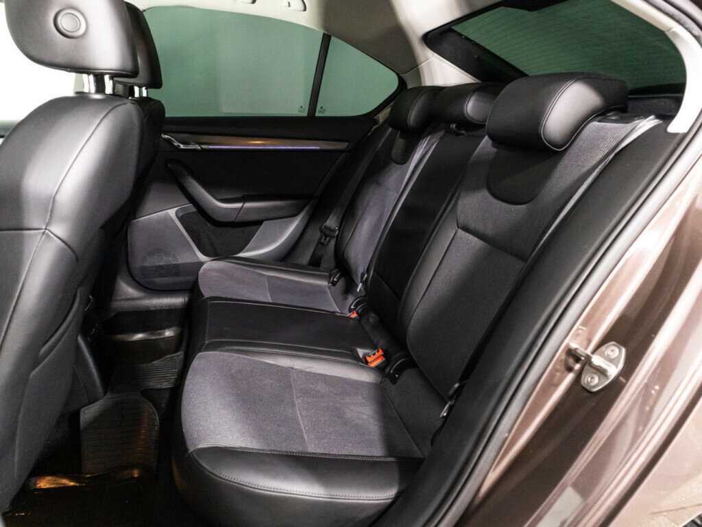 Б/У Шкода Октавия 2019 года. Фото: #9