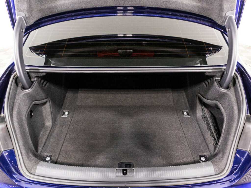 Audi A4 2019 года с пробегом. Фото: #14