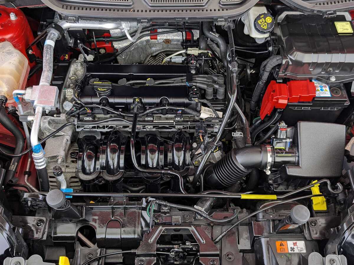 Б/У Форд ЭкоСпорт 2018 года. Фото: #8