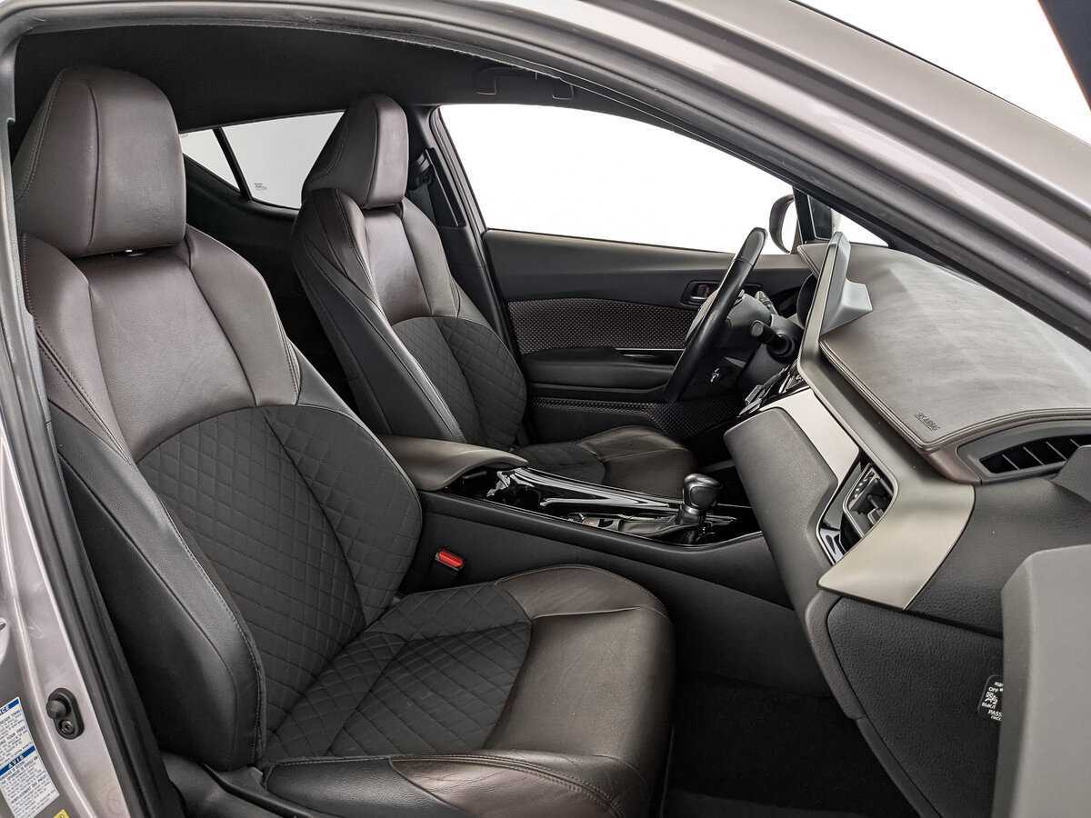 Toyota C-HR 2017 года с пробегом. Фото: #23