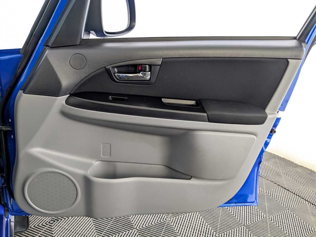 Б/У Сузуки С-Икс4 2012 года. Фото: #23