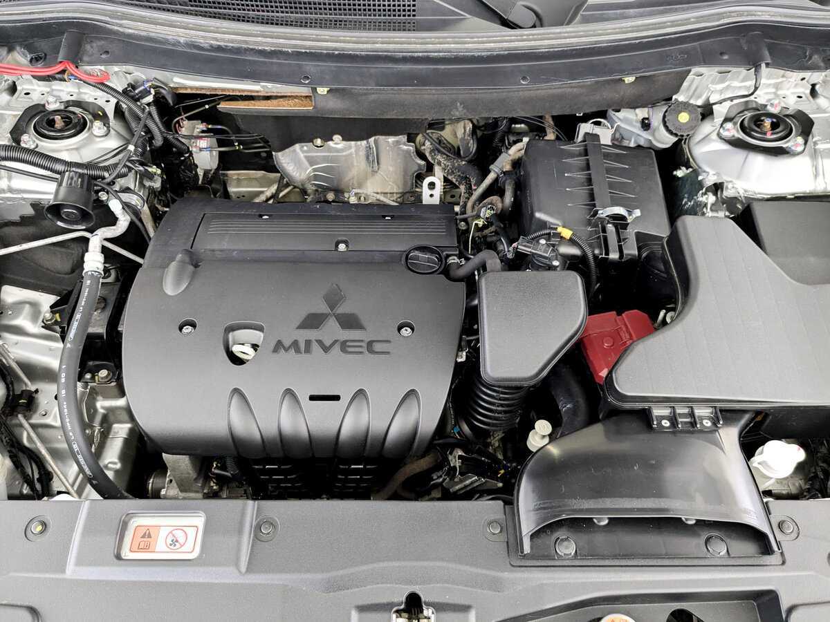 Б/У Митсубиши Оутлэндер 2019 года. Фото: #8