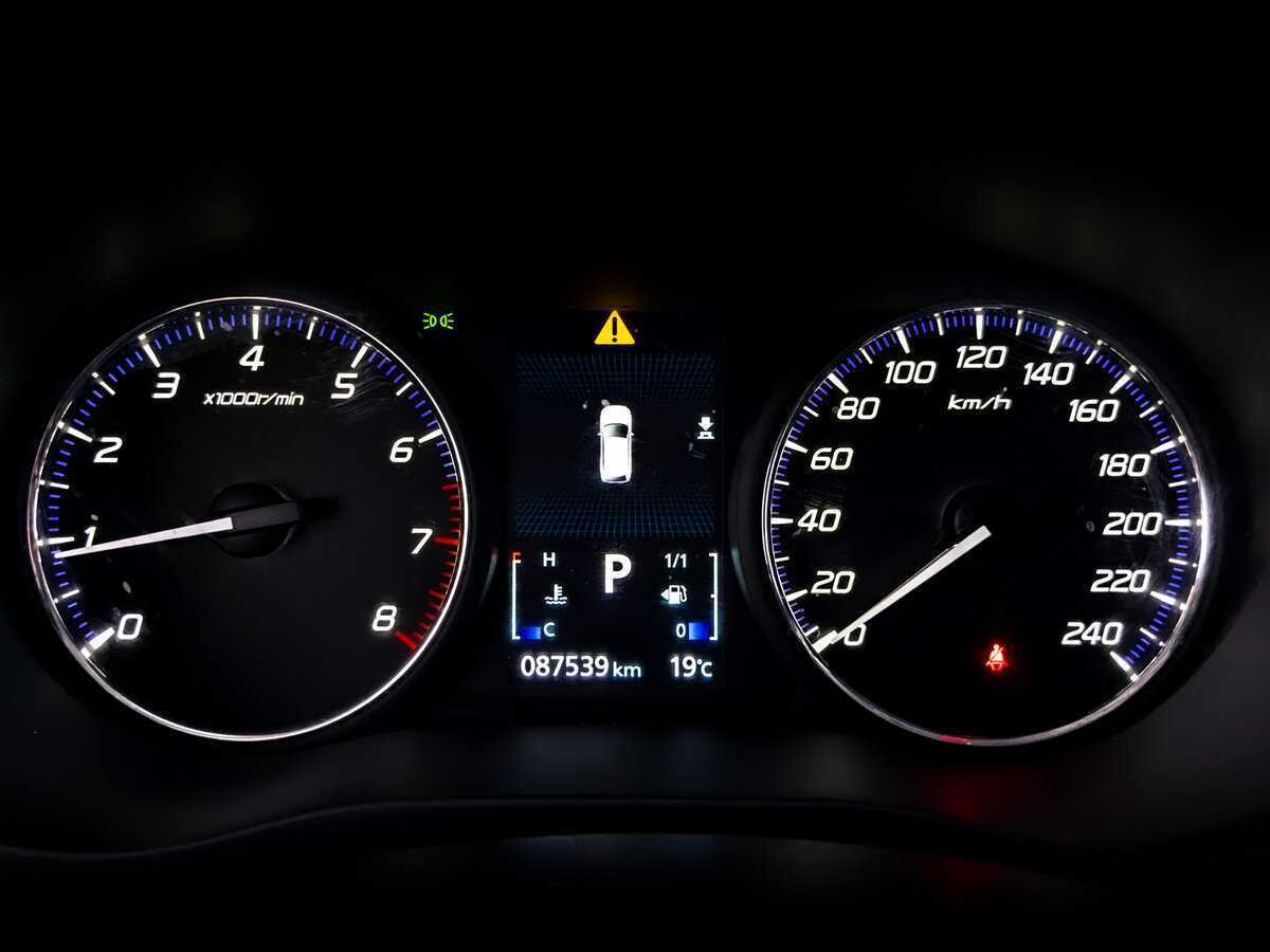 Б/У Митсубиши Оутлэндер 2019 года. Фото: #12