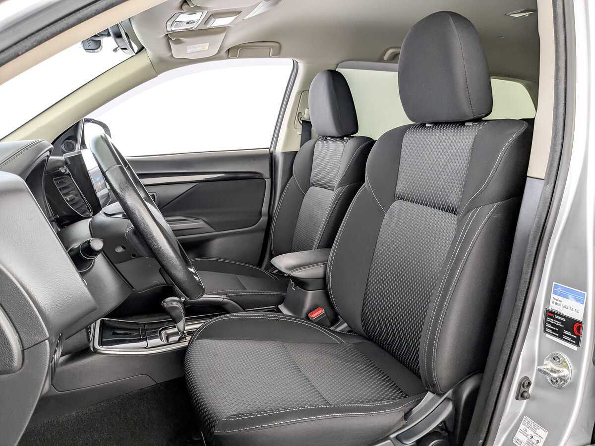 Б/У Митсубиши Оутлэндер 2019 года. Фото: #19