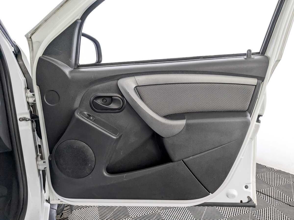 Б/У Рено Дастер 2015 года. Фото: #23