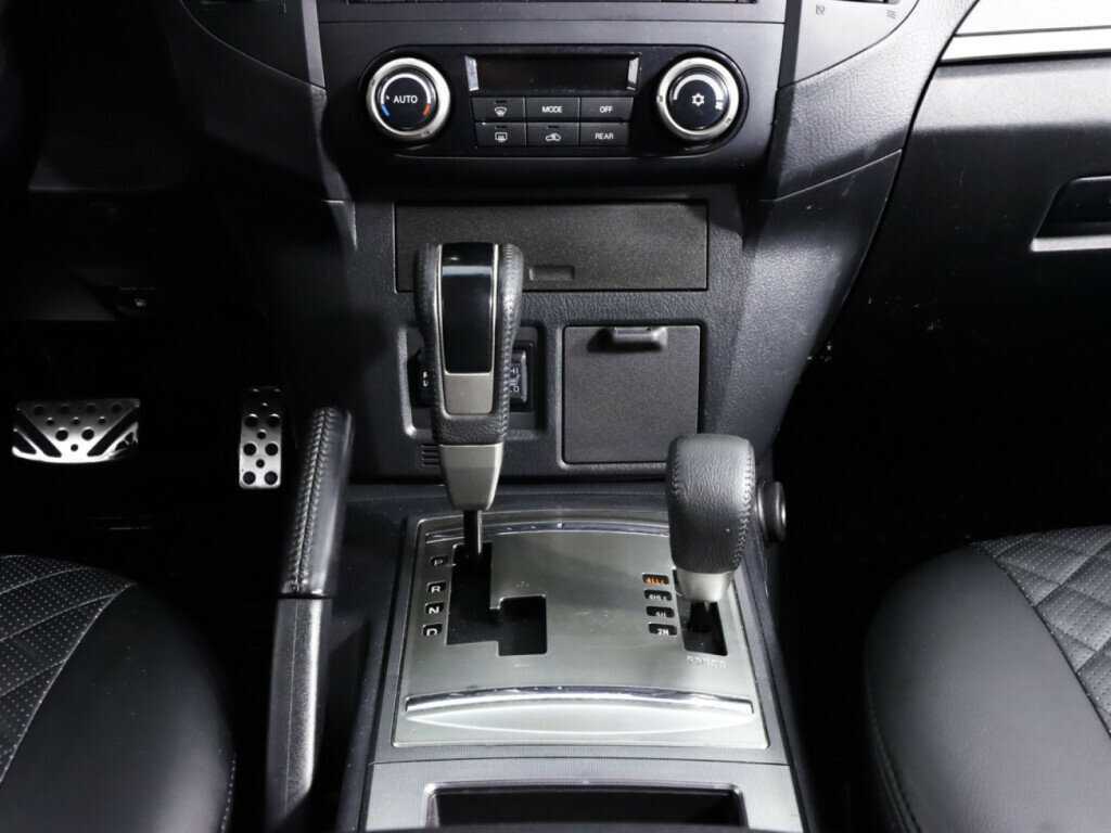 Б/У Митсубиши Паджеро 2013 года. Фото: #16