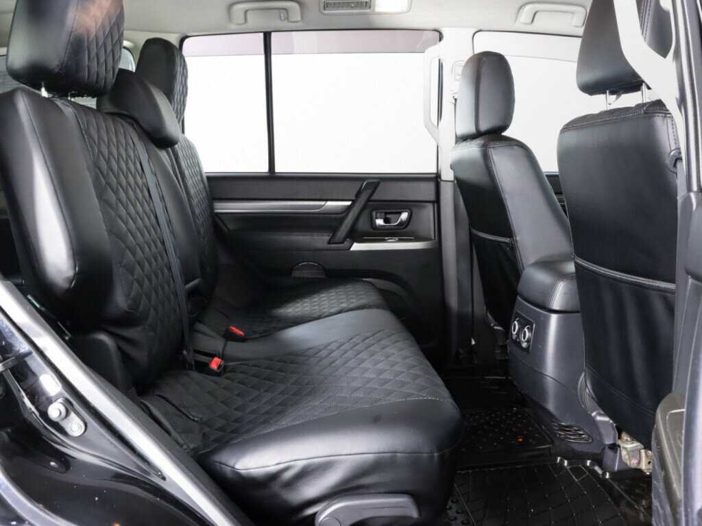 Б/У Митсубиши Паджеро 2013 года. Фото: #18