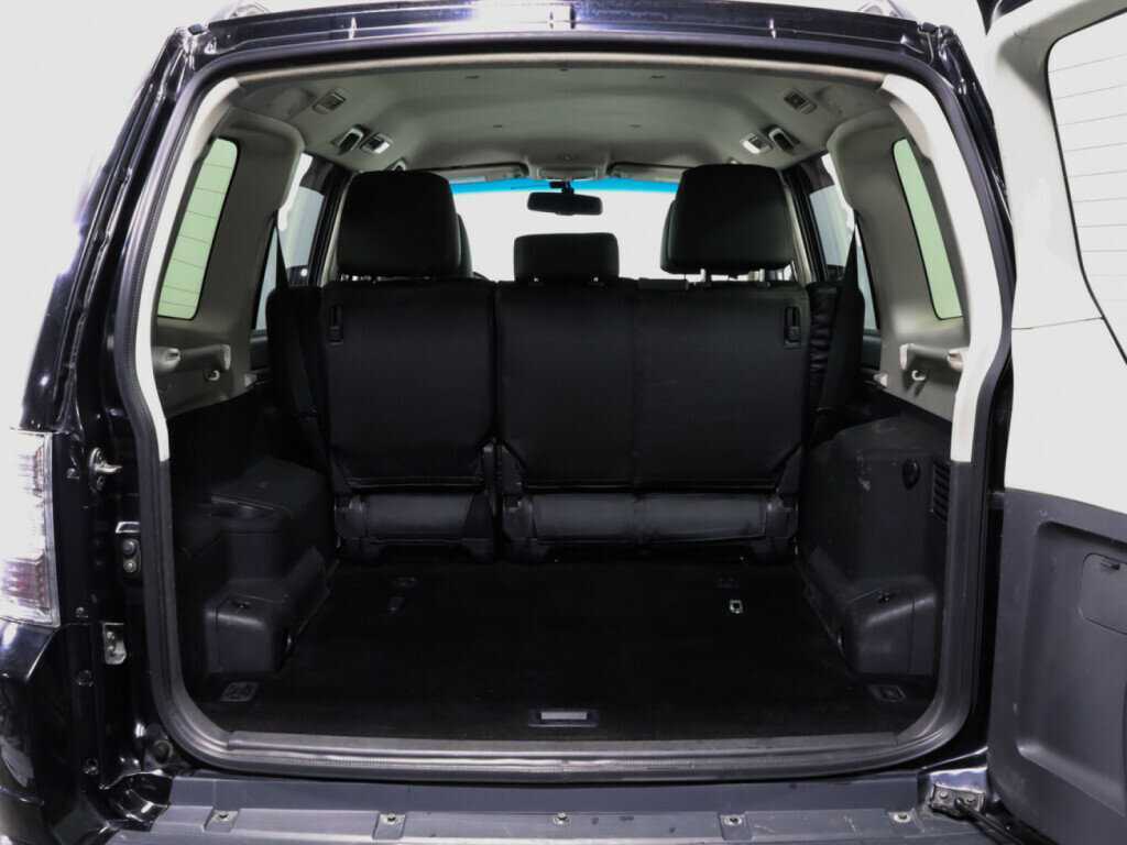 Б/У Митсубиши Паджеро 2013 года. Фото: #24