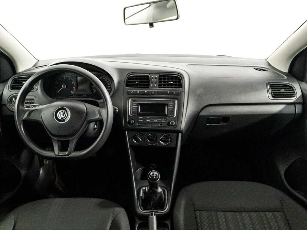 Б/У Фольксваген Поло 2016 года. Фото: #12