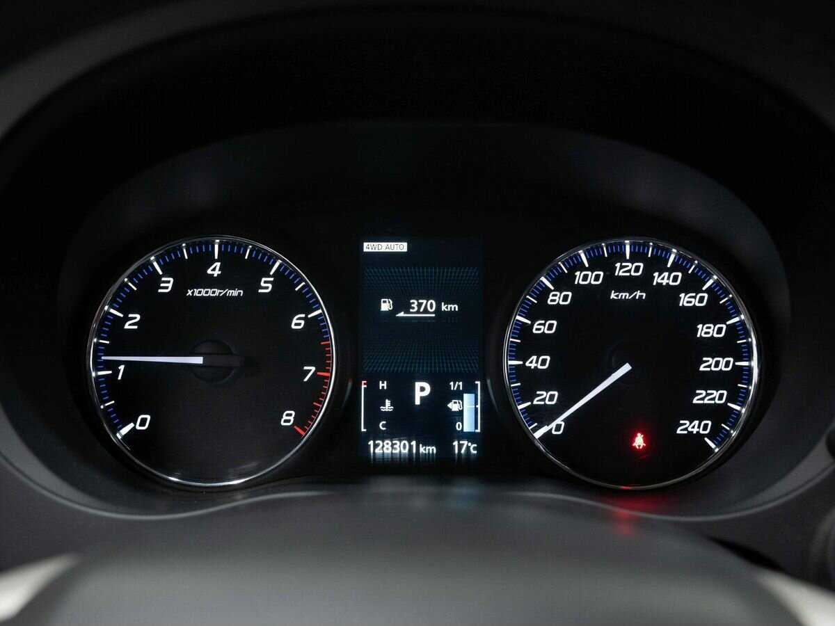 Б/У Митсубиши Оутлэндер 2012 года. Фото: #16