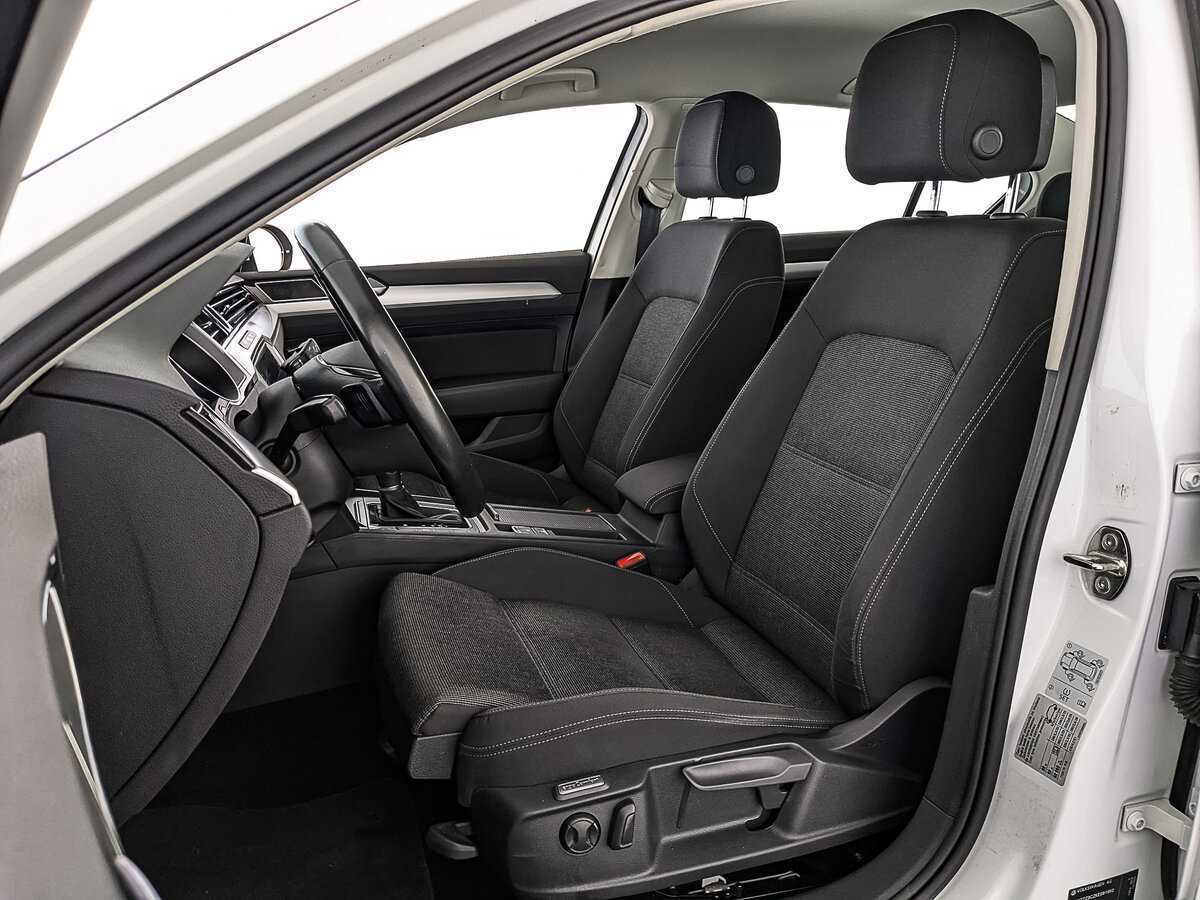 Б/У Фольксваген Пассат 2019 года. Фото: #19