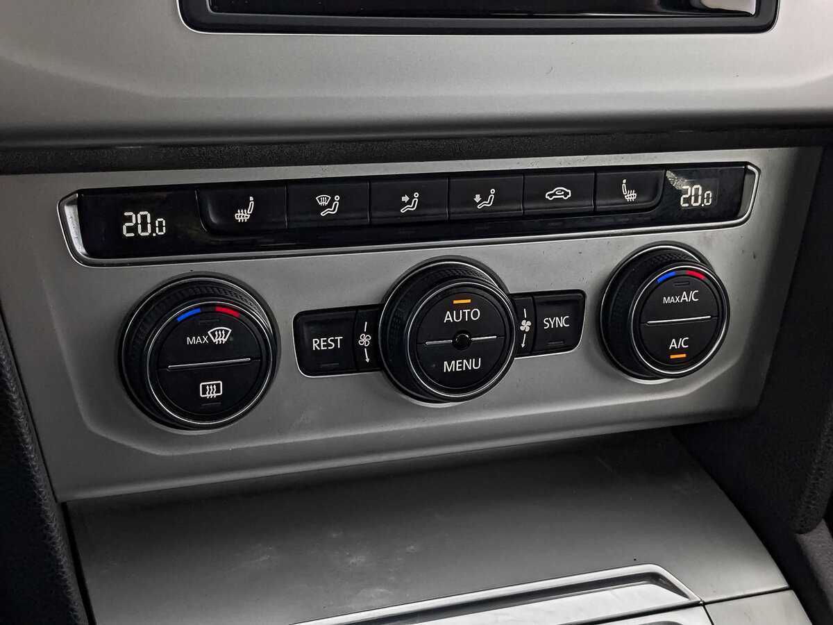 Б/У Фольксваген Пассат 2016 года. Фото: #24