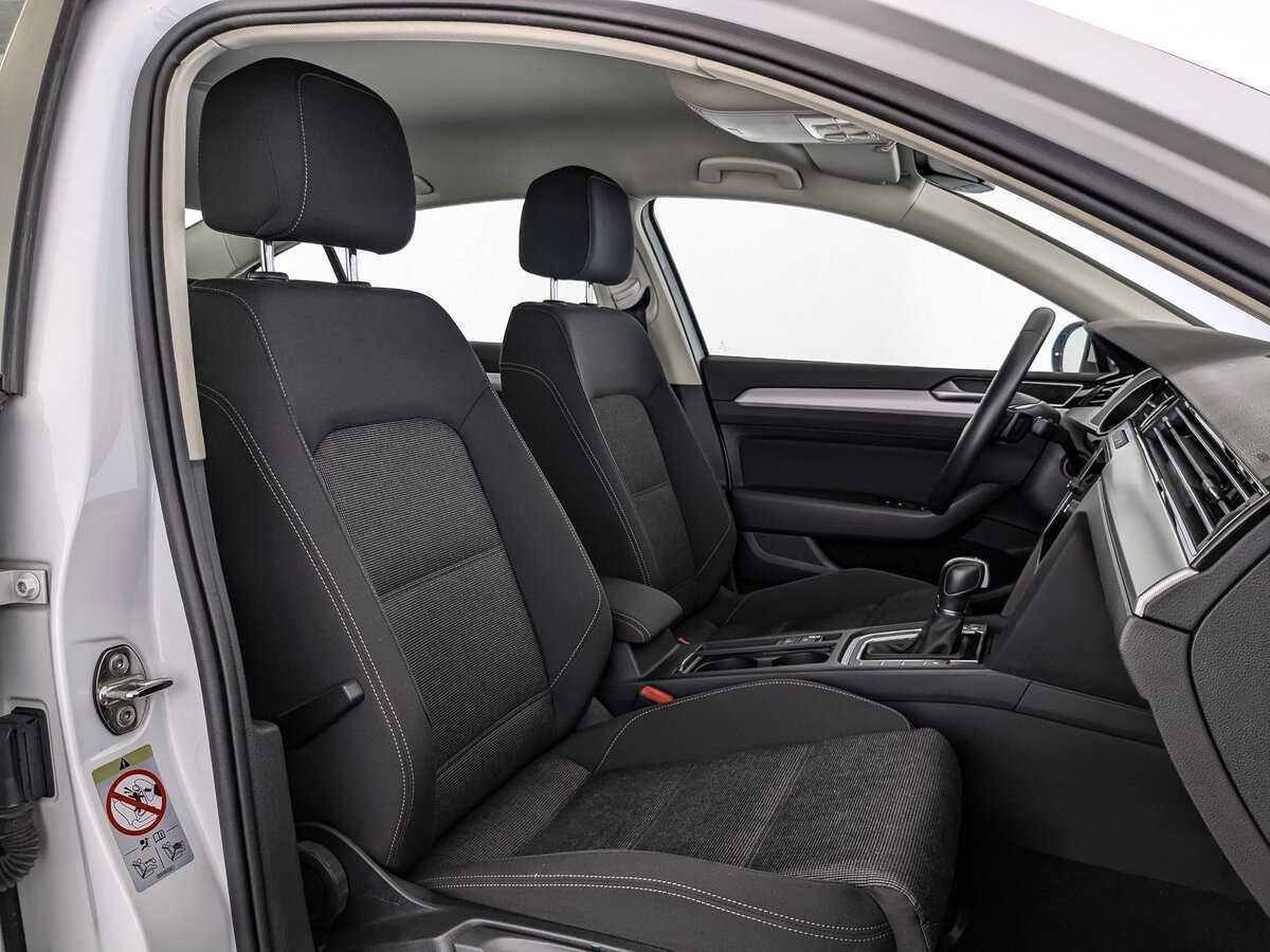 Б/У Фольксваген Пассат 2019 года. Фото: #23