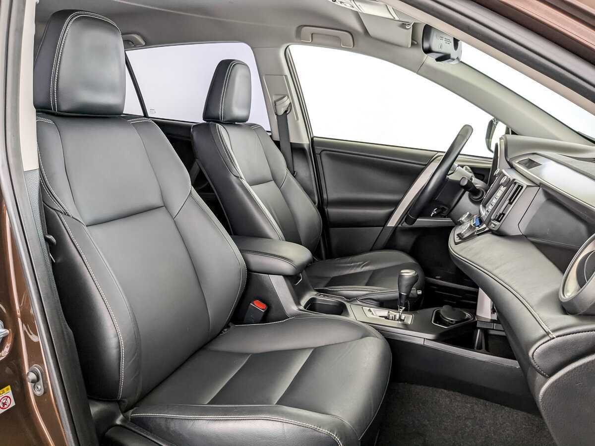 Toyota RAV4 2017 года с пробегом. Фото: #23