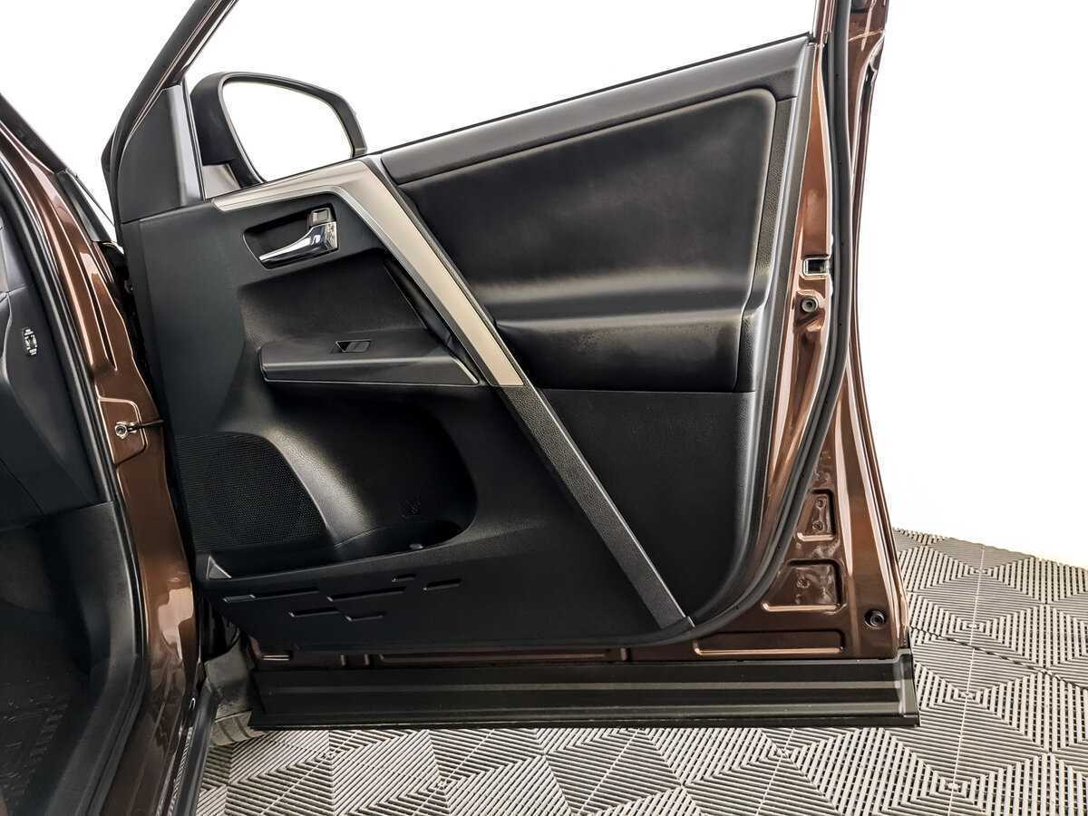 Toyota RAV4 2017 года с пробегом. Фото: #24