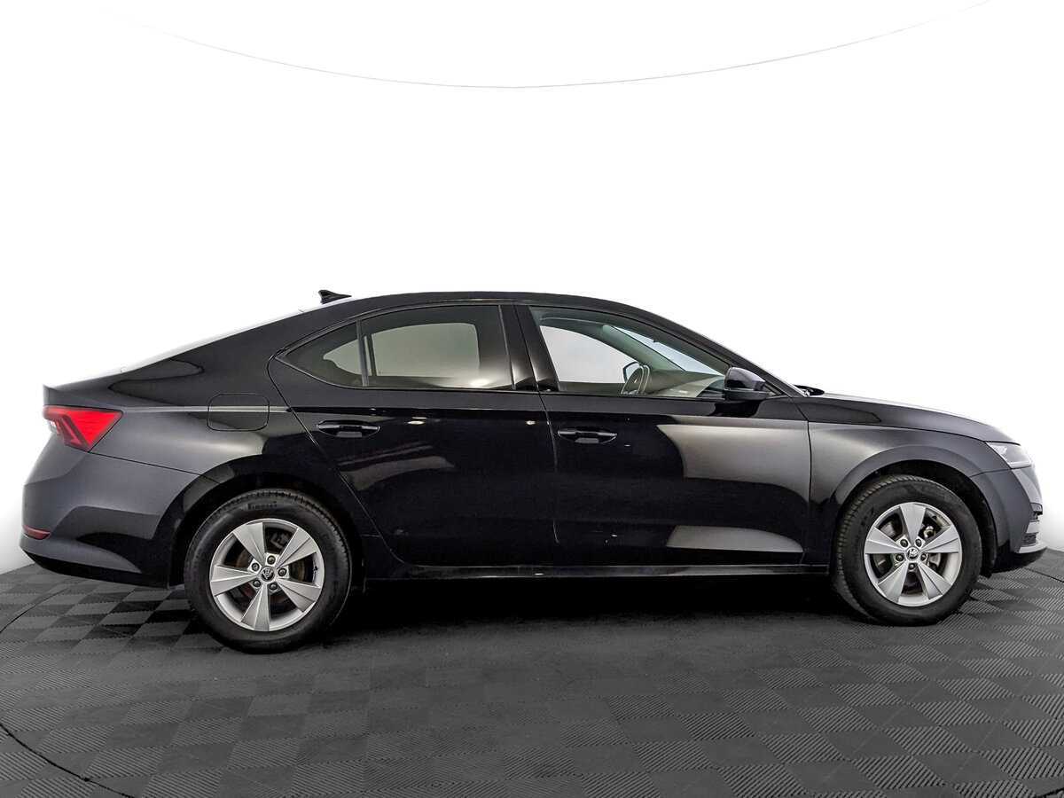 Б/У Шкода Октавия 2021 года. Фото: #3