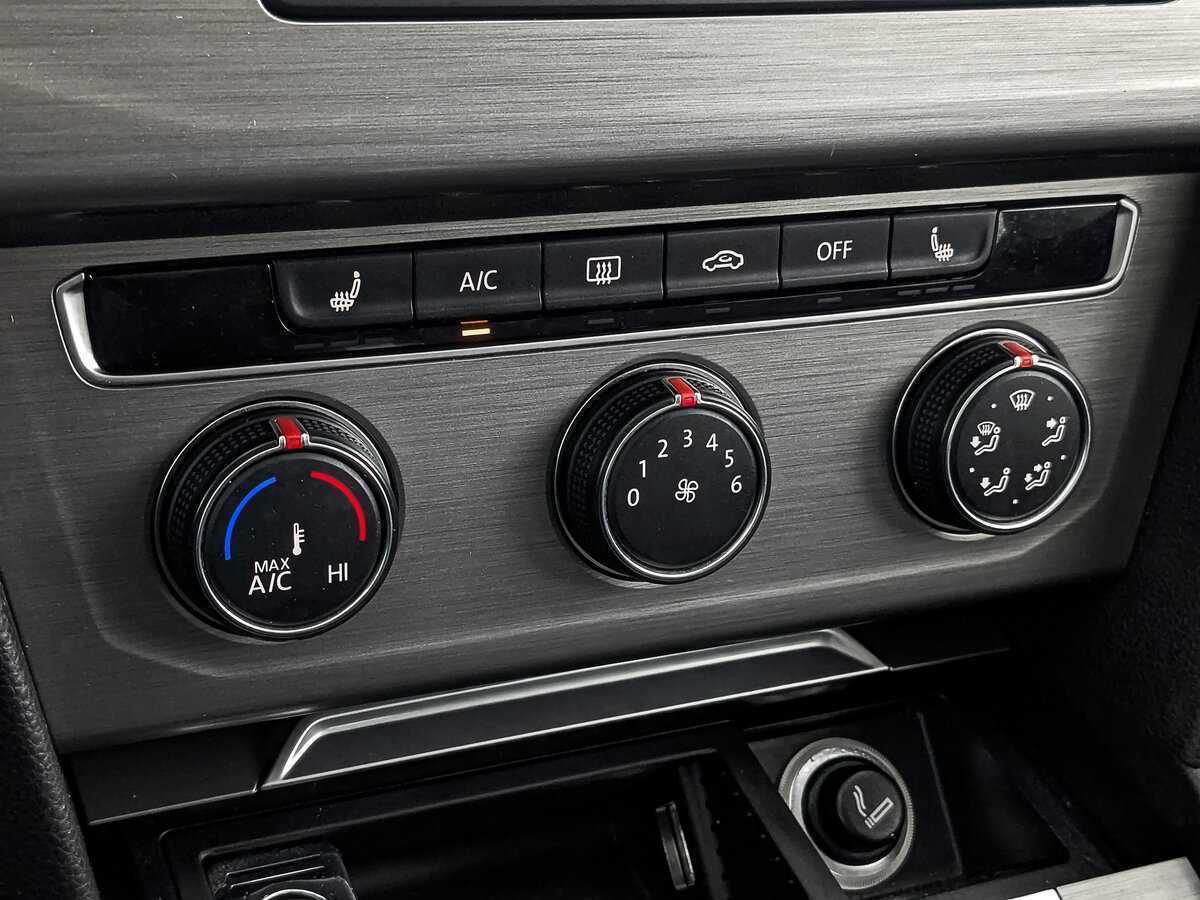 Б/У Фольксваген Пассат 2017 года. Фото: #20