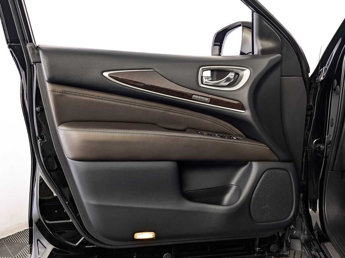 Infiniti QX60 2018 года с пробегом. Фото: #16