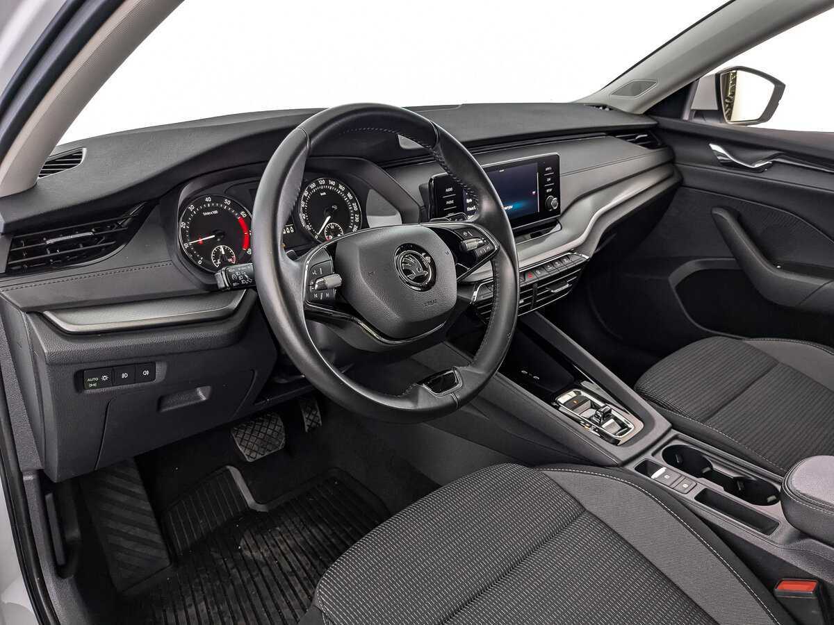 Б/У Шкода Октавия 2021 года. Фото: #14