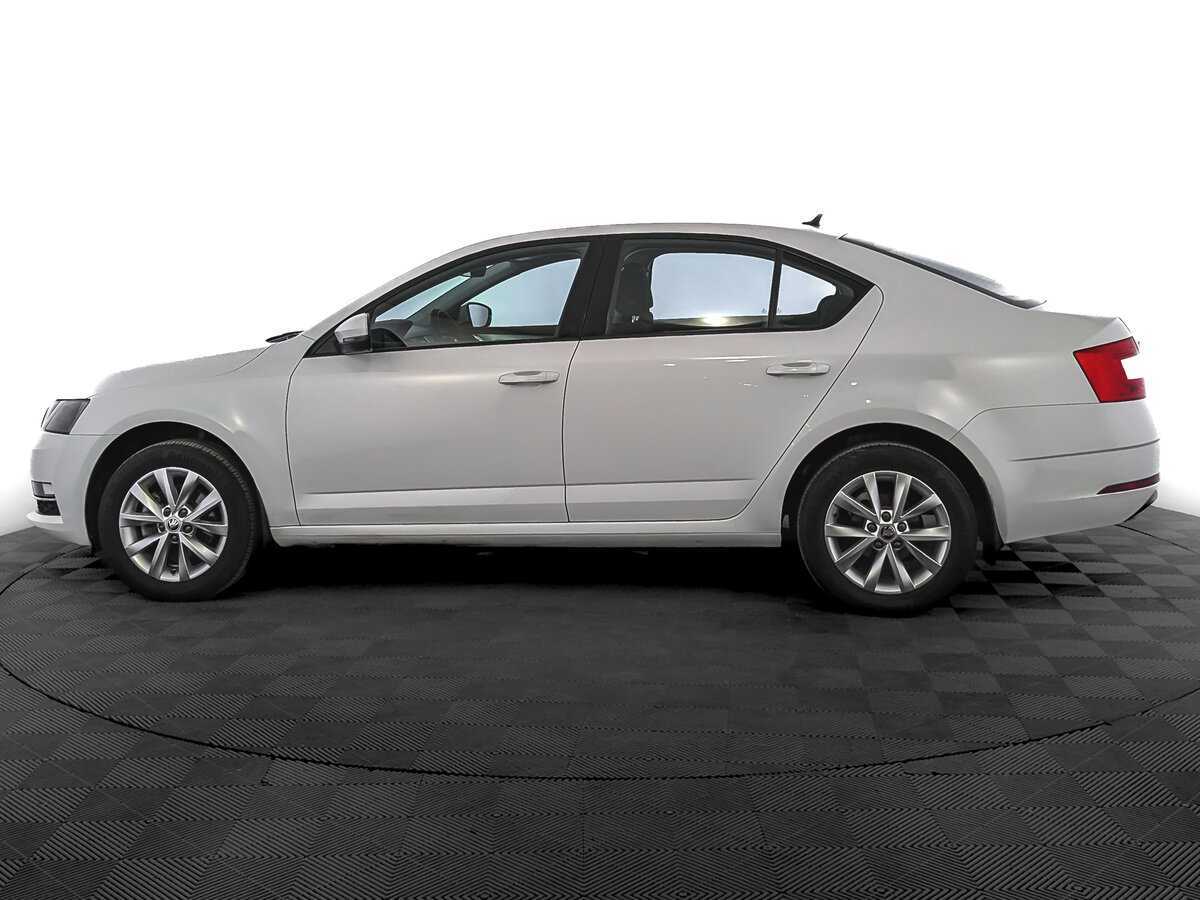 Б/У Шкода Октавия 2019 года. Фото: #7