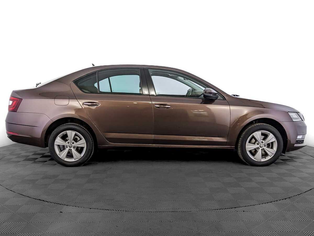 Б/У Шкода Октавия 2019 года. Фото: #3