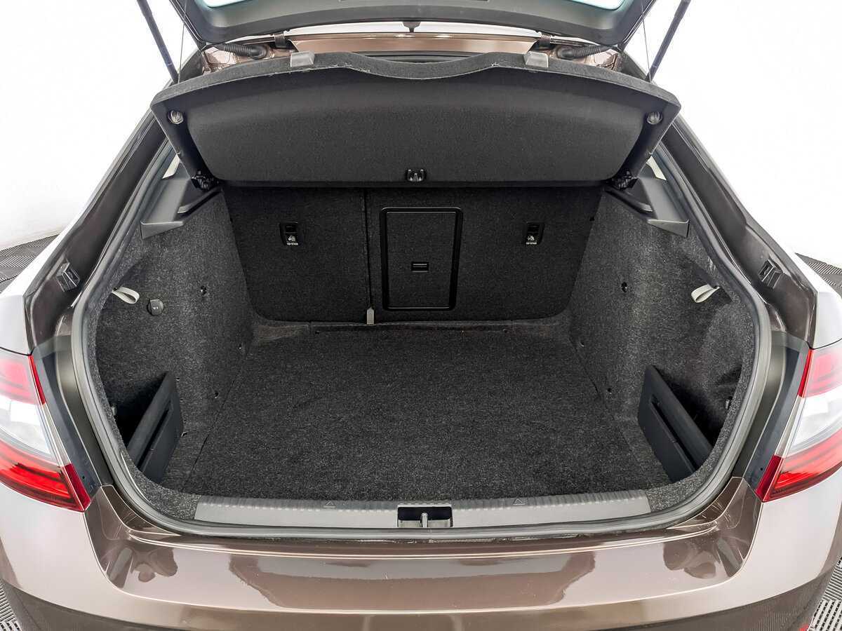 Б/У Шкода Октавия 2019 года. Фото: #9