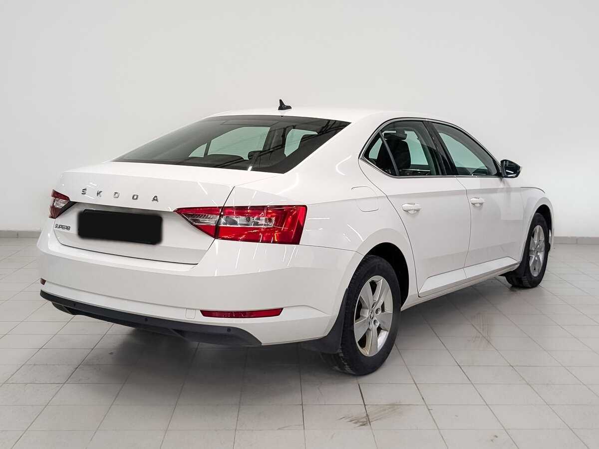Skoda Superb 2020 года с пробегом. Фото: #5