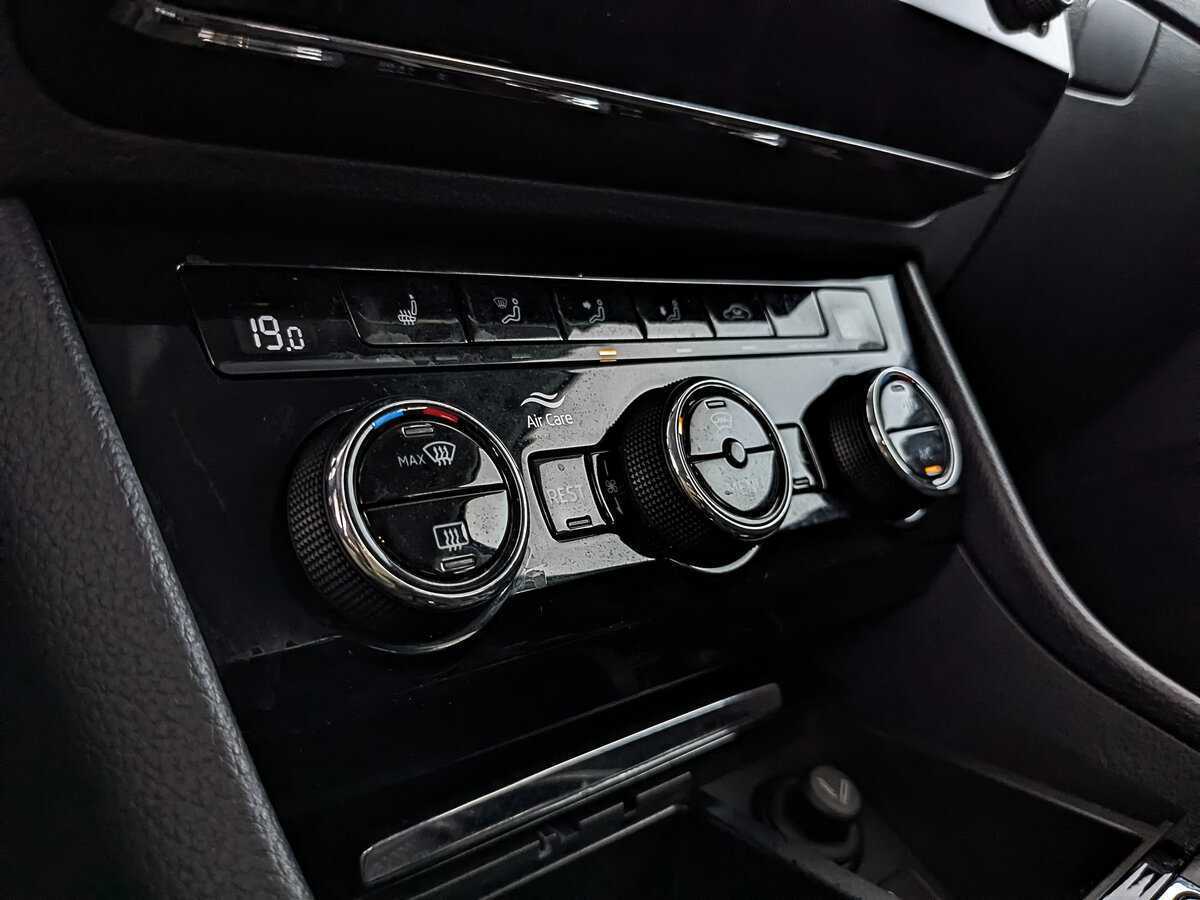 Б/У Шкода Суперб 2019 года. Фото: #20