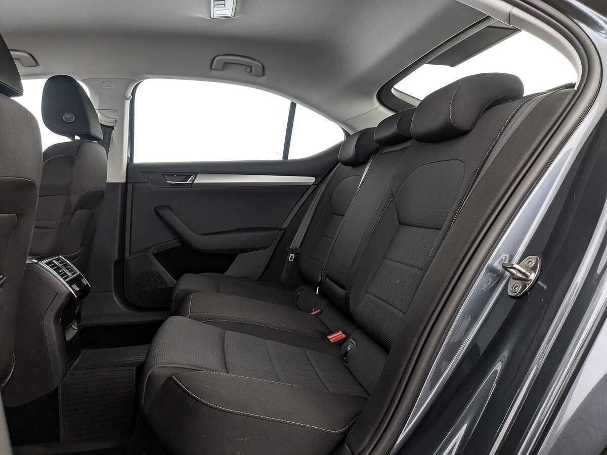 Б/У Шкода Суперб 2019 года. Фото: #17