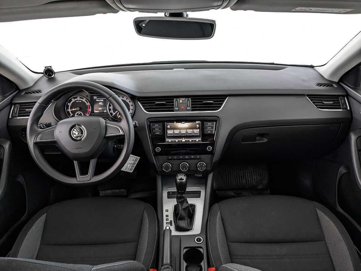 Б/У Шкода Октавия 2019 года. Фото: #13